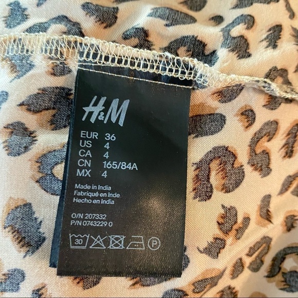 Divided (H&M) Animal Print Top. Bl/Tan. Sz 4. - Picture 7 of 8